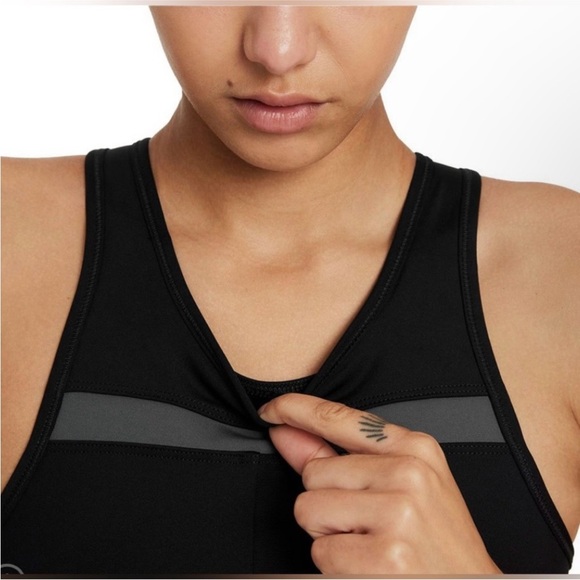 Nike Drifit Swoosh Run Divisions Medium support Sports Bra DD1101-010 Black Grey - Picture 10 of 13